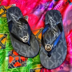 Michael Kors signature flip flops size 8